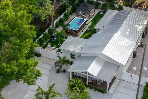 Cockatoo Cabana - Image 1