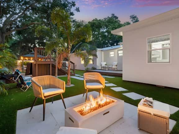 Cockatoo Cabana